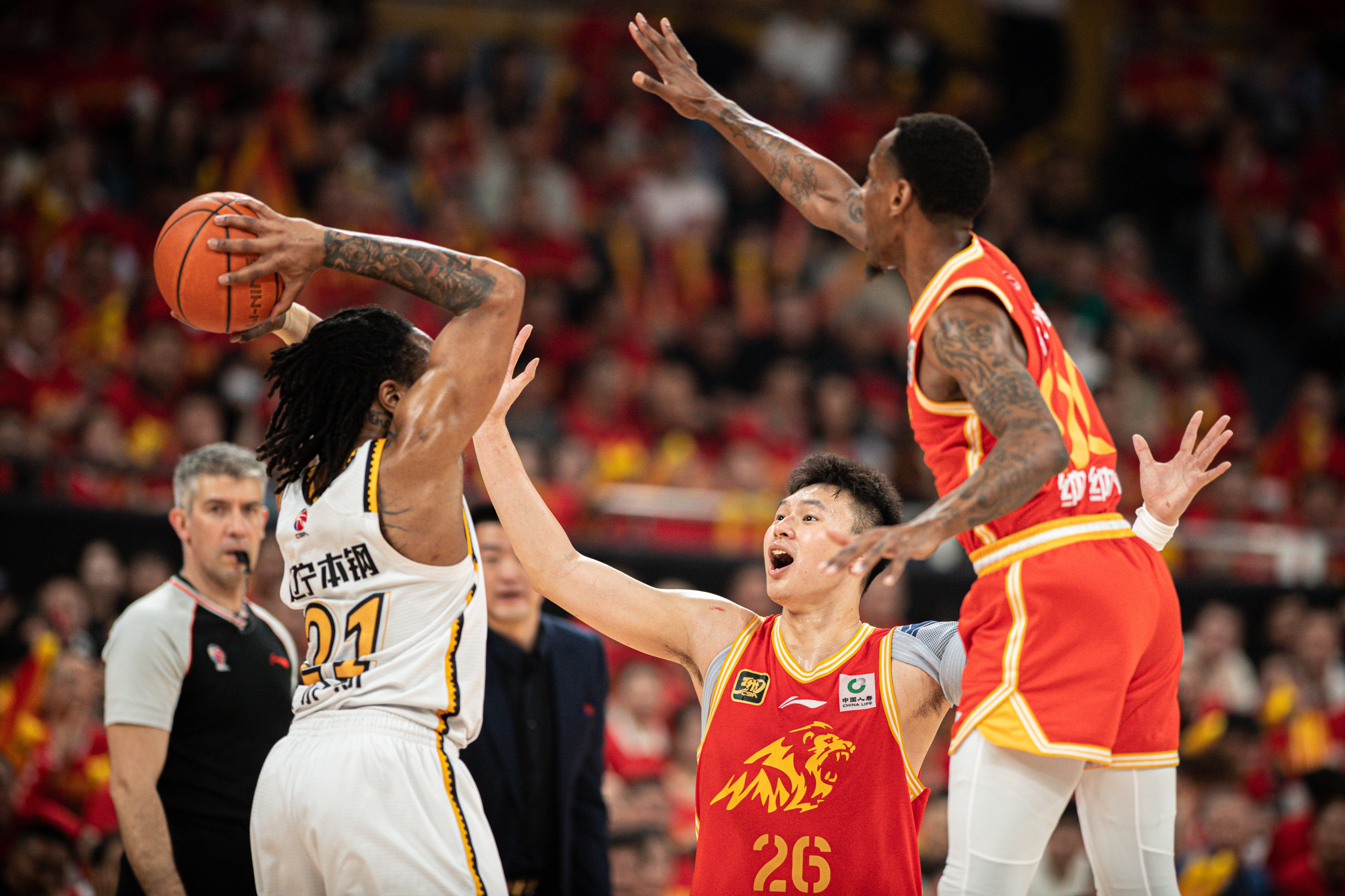 关于辽宁本钢迎CBA常规赛关键赛，集结日单刀错失，气氛紧张，团队化学反应显著的信息-爱游戏全站